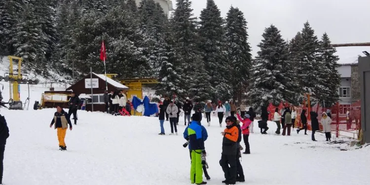 Uludağ’da kar 30 santimetreye ulaştı