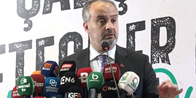 Alinur Aktaş: “Bursa hak ettiği değeri görmüyor”