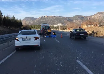 Burdur’da karşıdan karşıya geçerken otomobil çarptı