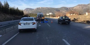 Burdur’da karşıdan karşıya geçerken otomobil çarptı