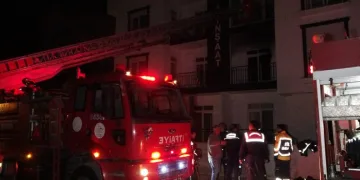 Antalya’da oturduğu evi ateşe verdi