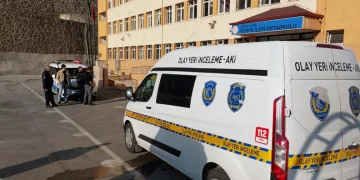 17 yaşındaki çocuk, annesini öldürdü