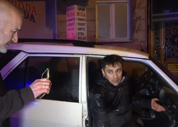 Otomobilinin çalındığını polis ekiplerinden öğrendi
