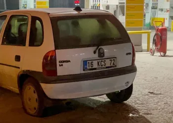 Bursa’da seyir halindeki araca silahlı saldırı