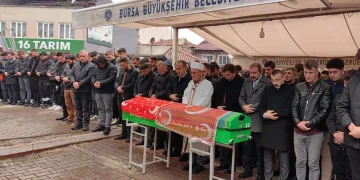 Kazada ölen genç toprağa verildi