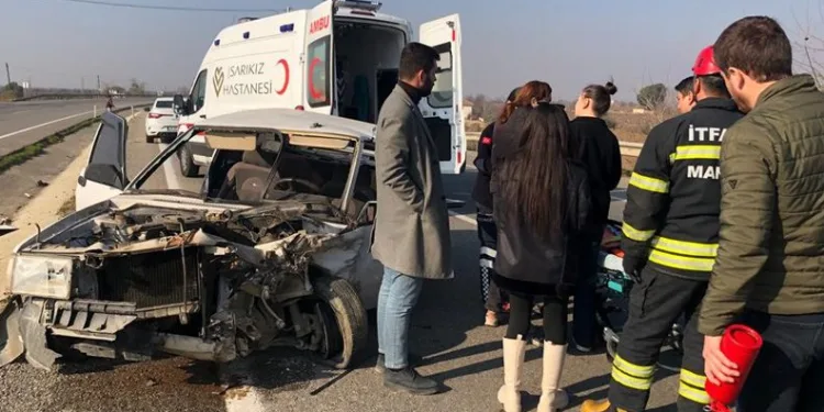Manisa’da otomobilin tekeri koptu: 1 yaralı