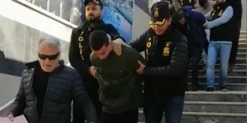 Sahte polisler 100 bin euroyu gasp etti