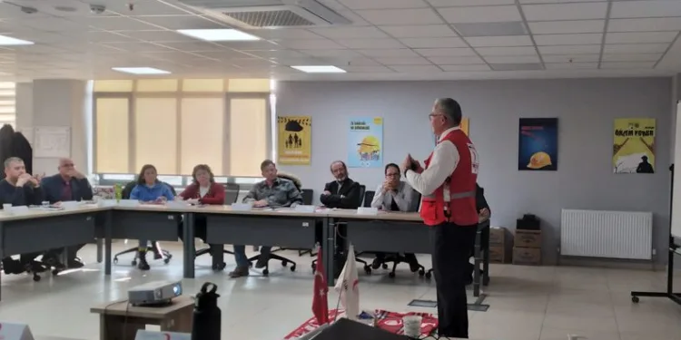 Akademik ve idari personele ilk yardım eğitimi