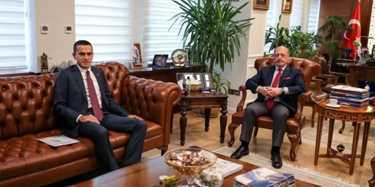 Bakan Bilgin, TİSK Yönetim Kurulu Başkanı Akkol ile görüştü