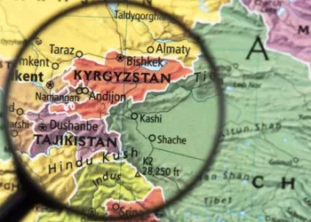 Kırgızistan’da şarkıcıların playback yapması yasaklandı