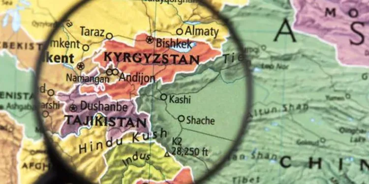 Kırgızistan’da şarkıcıların playback yapması yasaklandı
