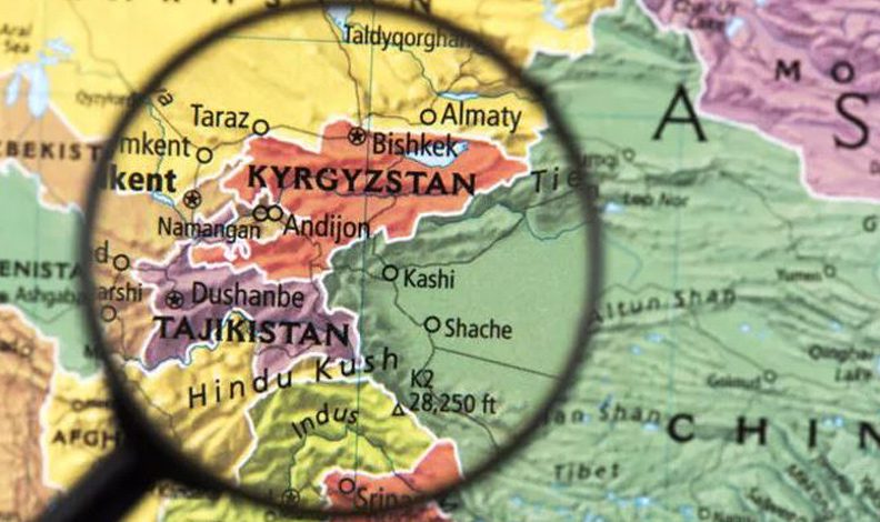 Kırgızistan’da şarkıcıların playback yapması yasaklandı