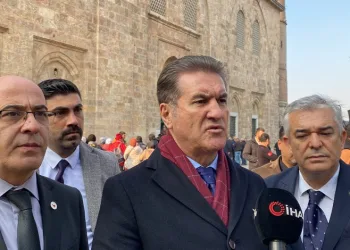 Sarıgül’den Babacan’a anayasa göndermesi