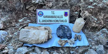 PKK’lı teröristlere ait yaşam malzemesi ele geçirildi
