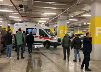 Otoparkta boğazından kesilmiş halde bulundu