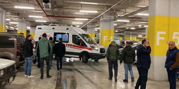 Otoparkta boğazından kesilmiş halde bulundu