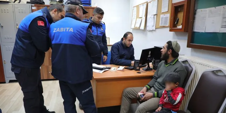 Gemlik zabıtasından dilenci operasyonu