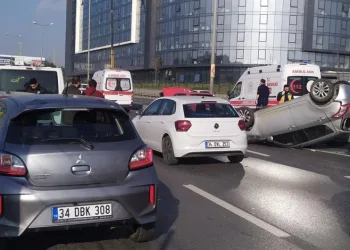 E-5’te zincirleme kaza:2 kişi yaralı