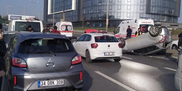 E-5’te zincirleme kaza:2 kişi yaralı