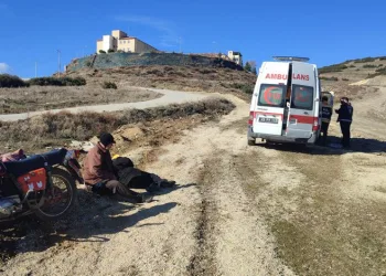 Manisa’da kasalı motosiklet devrildi: 4 yaralı