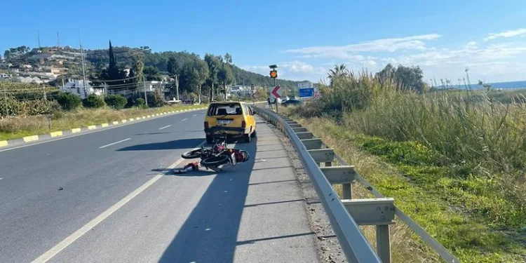 Antalya’da otomobil ile motosiklet çarpıştı