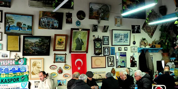 Mudanya’da 63 yıllık Tarihi Alay Kahvesi