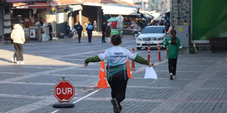 Tarihi çarşıda oryantiring heyecanı