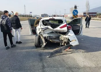 Bursa’da feci kaza: 2’si çocuk 3 yaralı