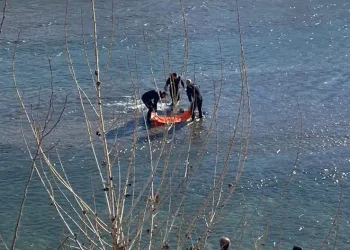 Munzur Çayı’nda bir erkek cesedi bulundu