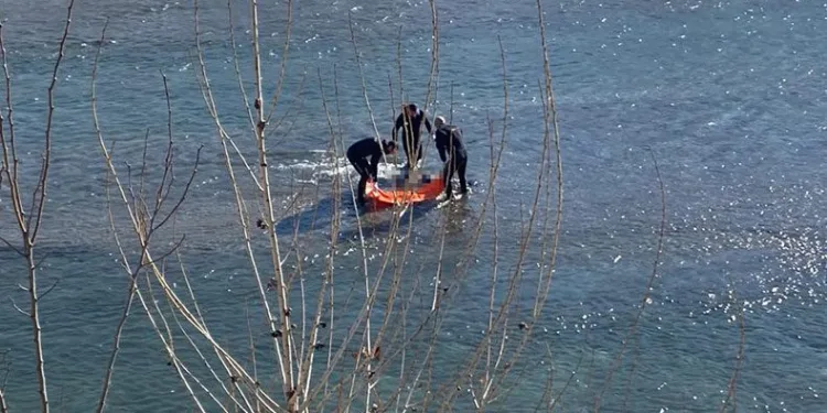 Munzur Çayı’nda bir erkek cesedi bulundu