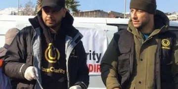 Maher Zain depremzedelere yemek dağıttı
