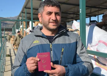 Depremzedeler için gönderilen monttan pasaport çıktı