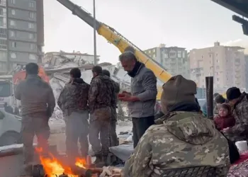Hatay’da ailelerin bekleyişi devam ediyor