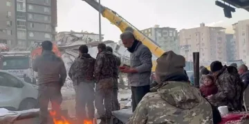Hatay’da ailelerin bekleyişi devam ediyor