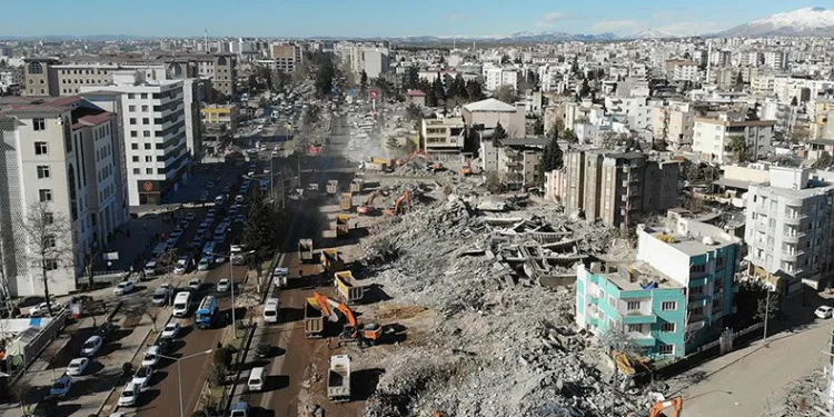 Adıyaman’da enkaz çalışmaları sürüyor