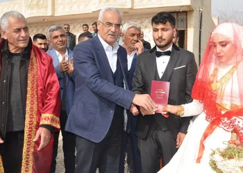 Aşiret düğünü deprem nedeniyle eğlencesiz yapıldı