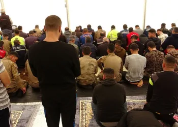 Çadırkentlerde cuma namazı kılındı