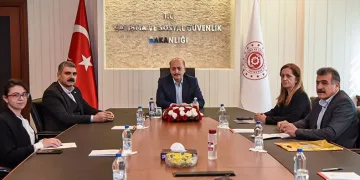 Bakan Bilgin, DİSK heyetiyle görüştü