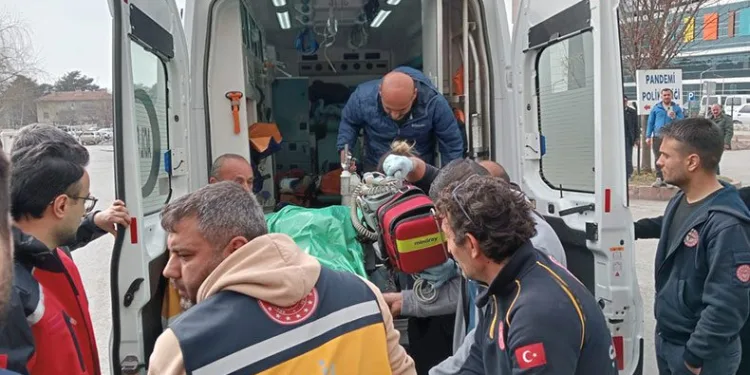 Eşya almaya çıkıp enkazda kaldılar