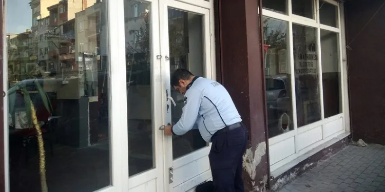 Osmangazi zabıtalarından ruhsat denetimi