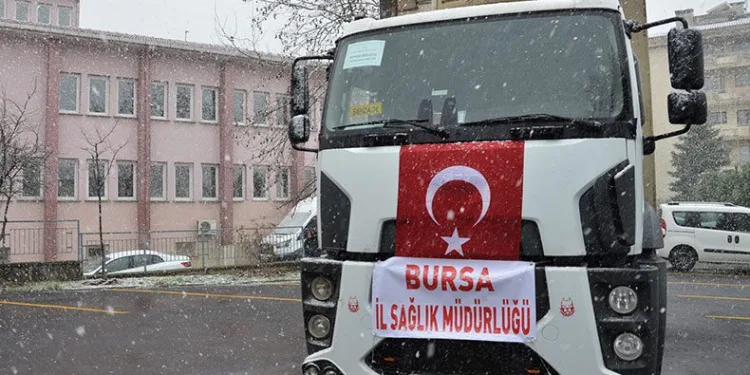 Deprem bölgesine tıbbi malzeme desteği
