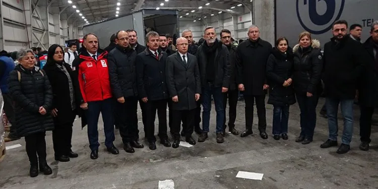 Bursa’da deprem bölgesine yardım seferberliği