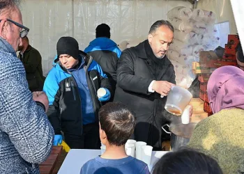 Başkan Aktaş deprem bölgesinde