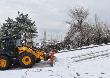 Yıldırım’da kar mesaisi