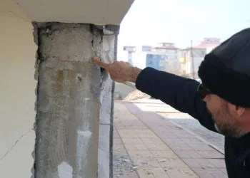 Ekleme kolonlu binaya ‘az hasarlı’ raporu