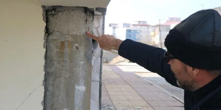 Ekleme kolonlu binaya ‘az hasarlı’ raporu
