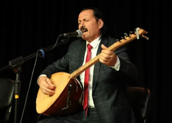 Aşıklar sazlarını yarıştırdı