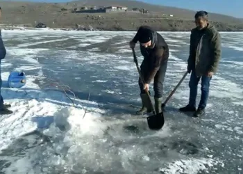Balıkçıların Eskimo usulü balık avı