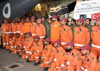 Pakistan Türkiye’ye kurtarma ekibi gönderdi