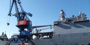 Gemiler yüzen hastaneye çevrildi